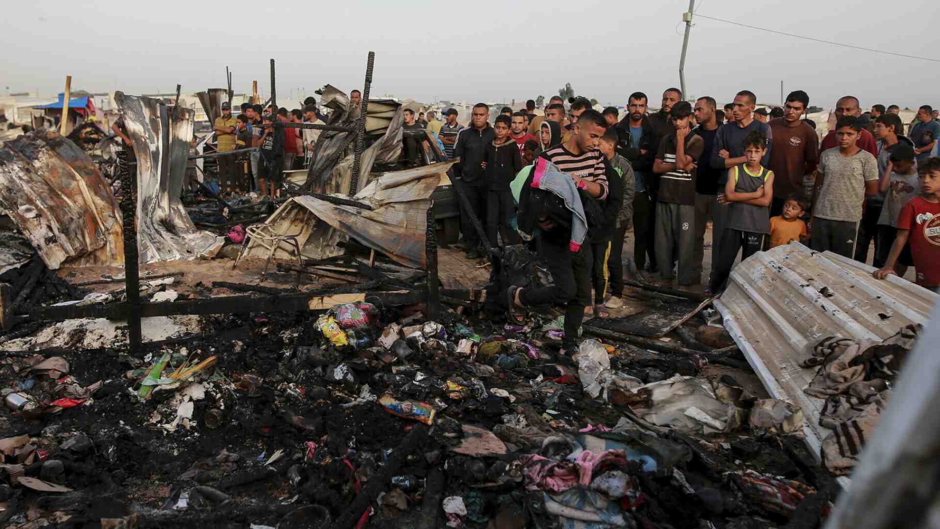 Immagine di Cosa è successo nel campo per sfollati vicino a Rafah durante l'attacco israeliano
