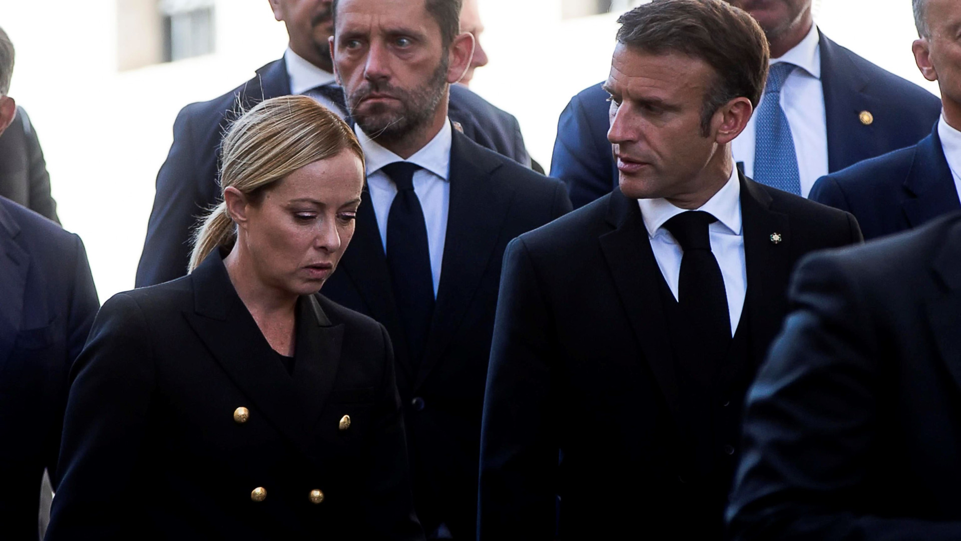 Immagine di Meloni altolà alla Nato e a Macron: serve prudenza