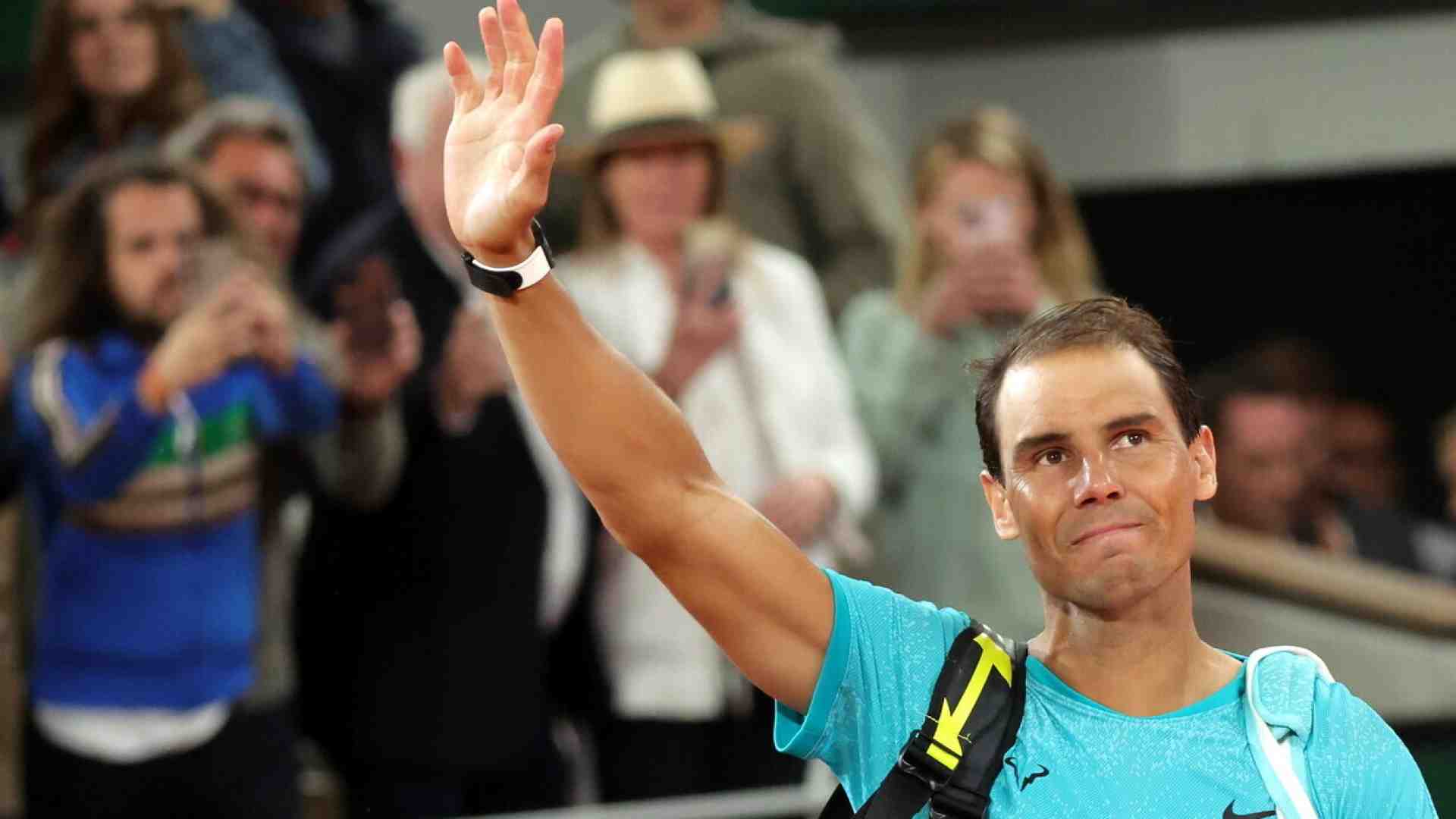 Immagine di Nadal, c’est fini? Rafa non è più Rafa (e lo sa). Tramonta il suo regno al Roland Garros. “Ma forse torno”