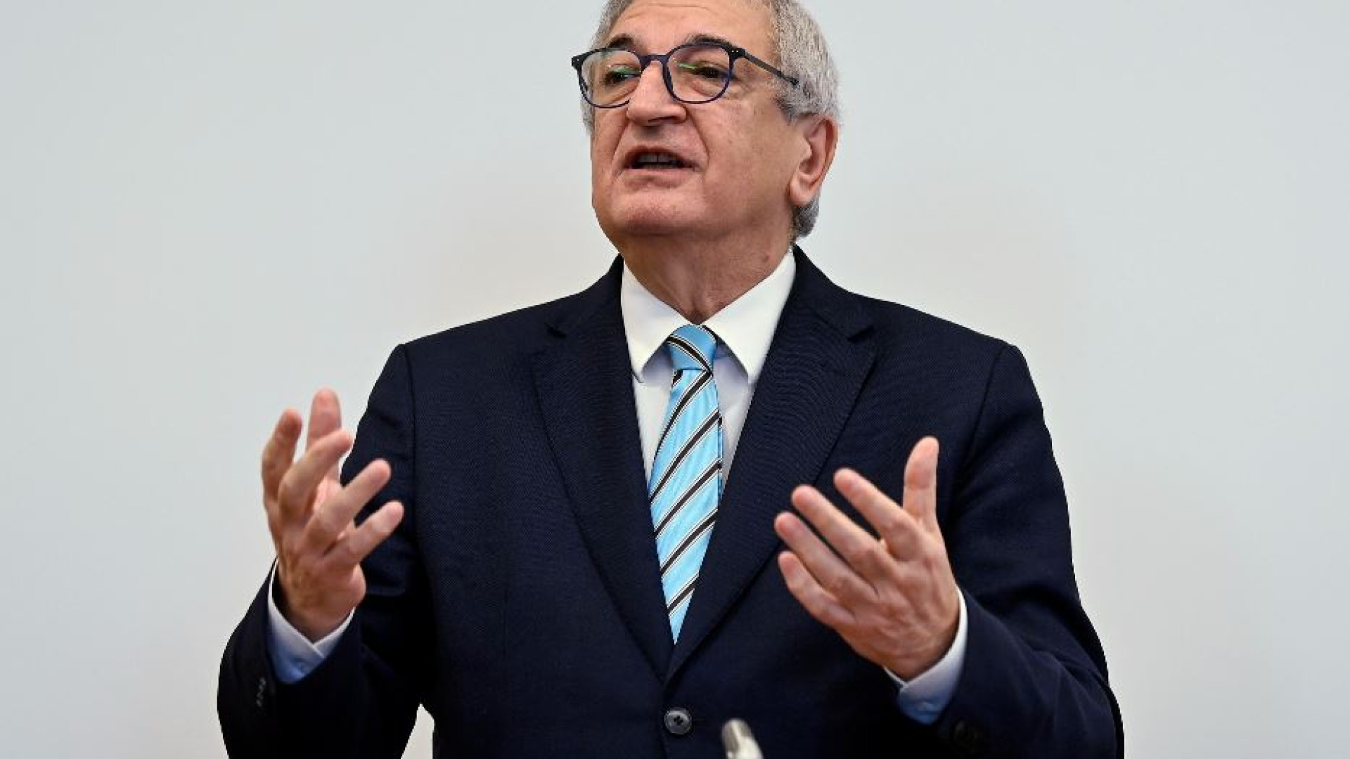 Immagine di Fdi contro il Consiglio di Stato: i balneari sono un caso istituzionale