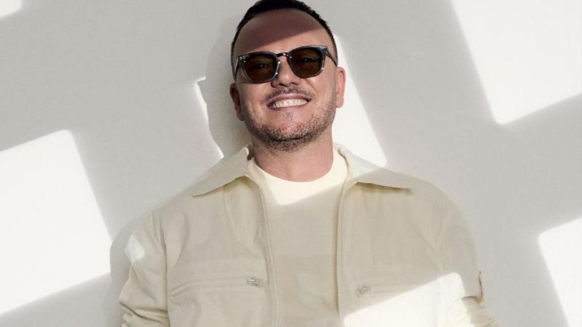 Immagine di Gigi D'Alessio canta l'orgoglio napoletano