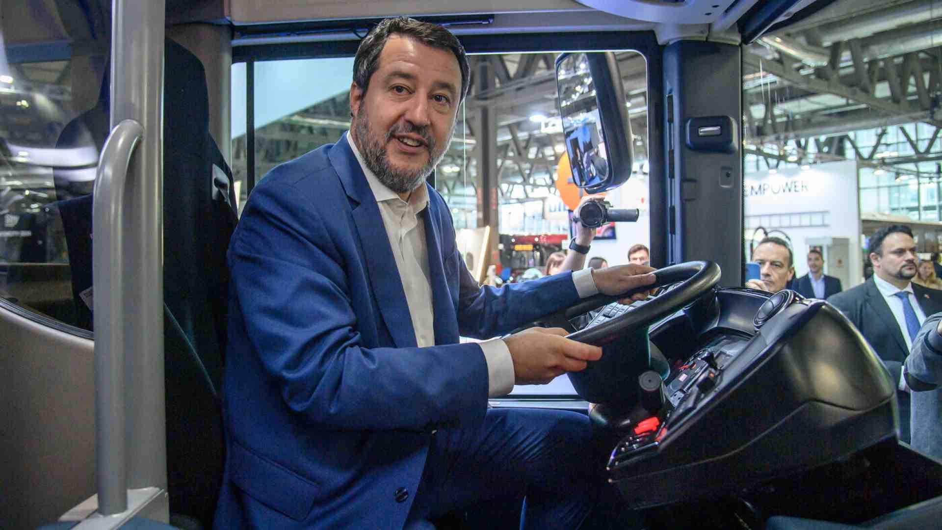 Immagine di San Matteo Salvini, proteggici dagli autovelox
