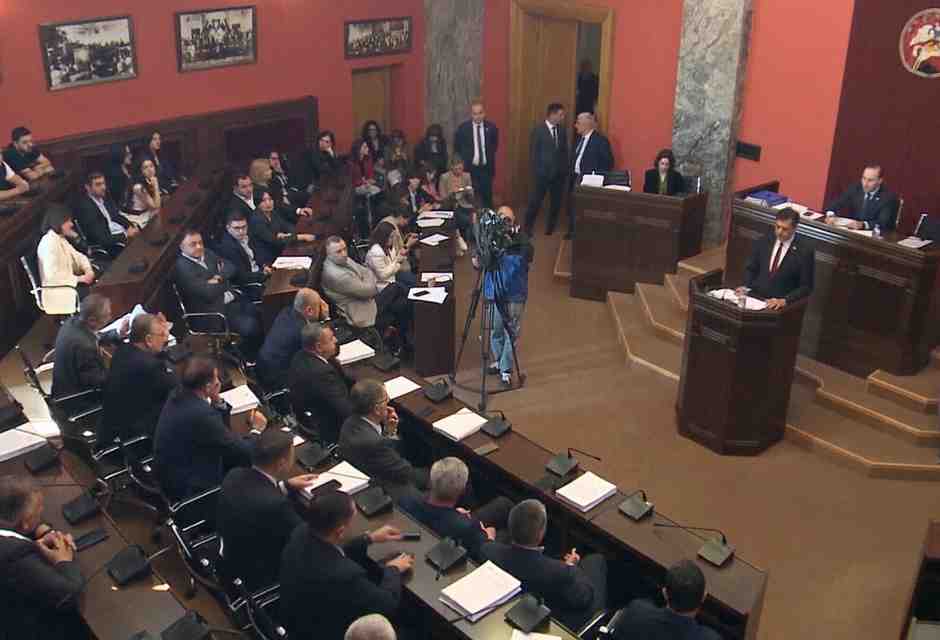 Il governo georgiano ha adottato la "legge russa"