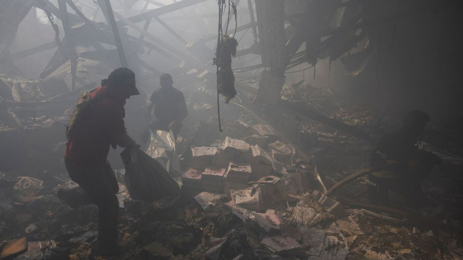 Immagine di Nell'inferno di Kharkiv, dove la gente è persino stanca di fuggire