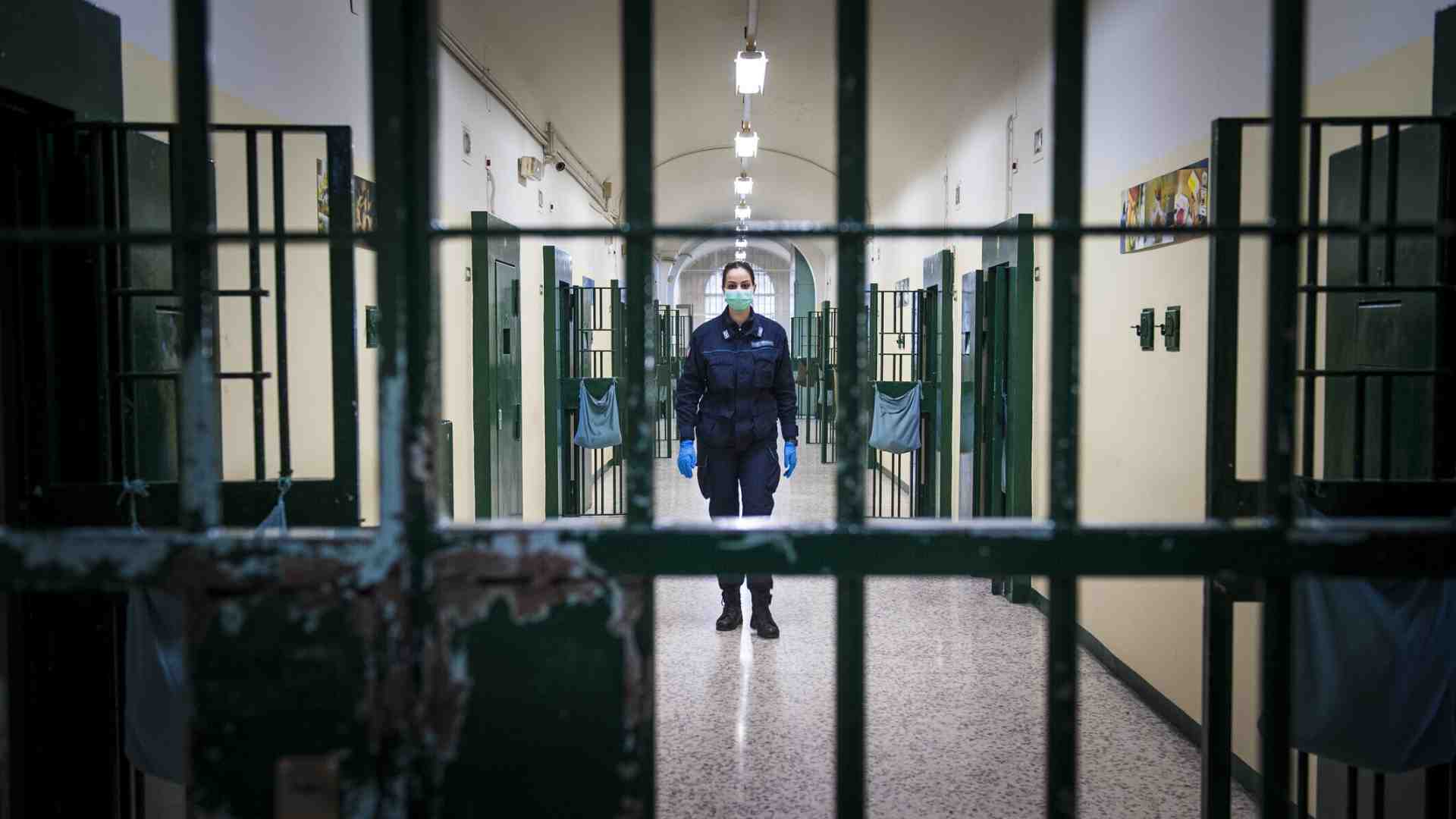 Immagine di La politica vuole occuparsi di carceri? Candidi uno qualsiasi dei 61.049 detenuti nelle patrie galere