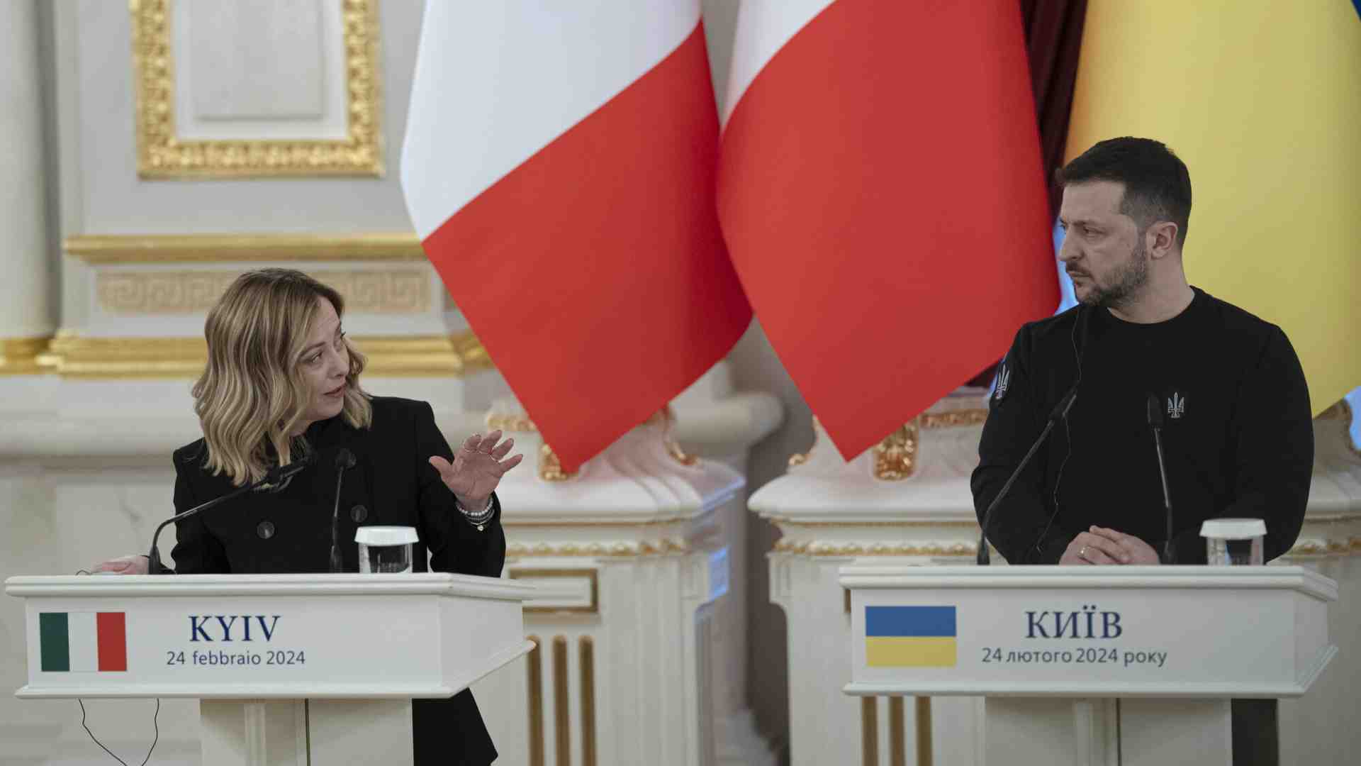 Immagine di I passi indietro del governo su Kyiv