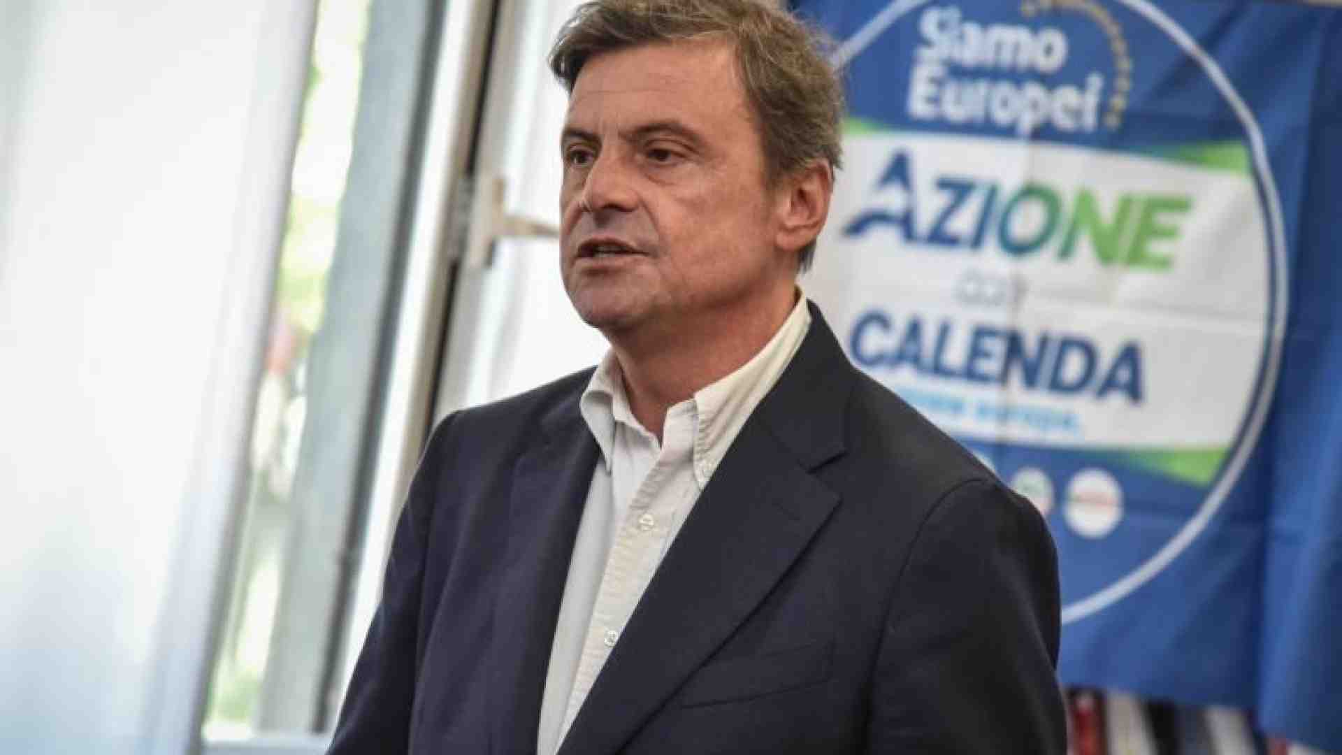 Immagine di Calenda: «Meloni inadatta, spacca l'Italia. Aiuto a Kiev ma Macron sbaglia»