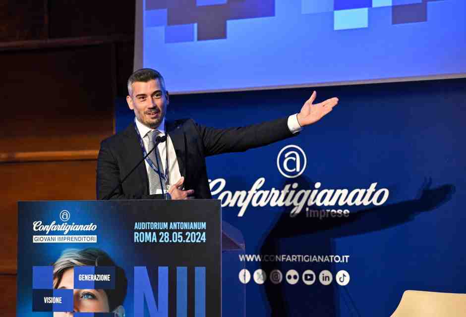  <strong style="font-family: Arial, Verdana, sans-serif; font-size: 12px;">Davide Peli - foto Facebook</strong>