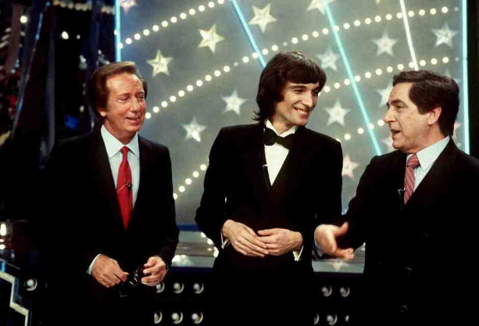 Mike Bongiorno, Claudio Cecchetto e Corrado nel &rsquo;98 (foto Olycom)&nbsp;<br />
