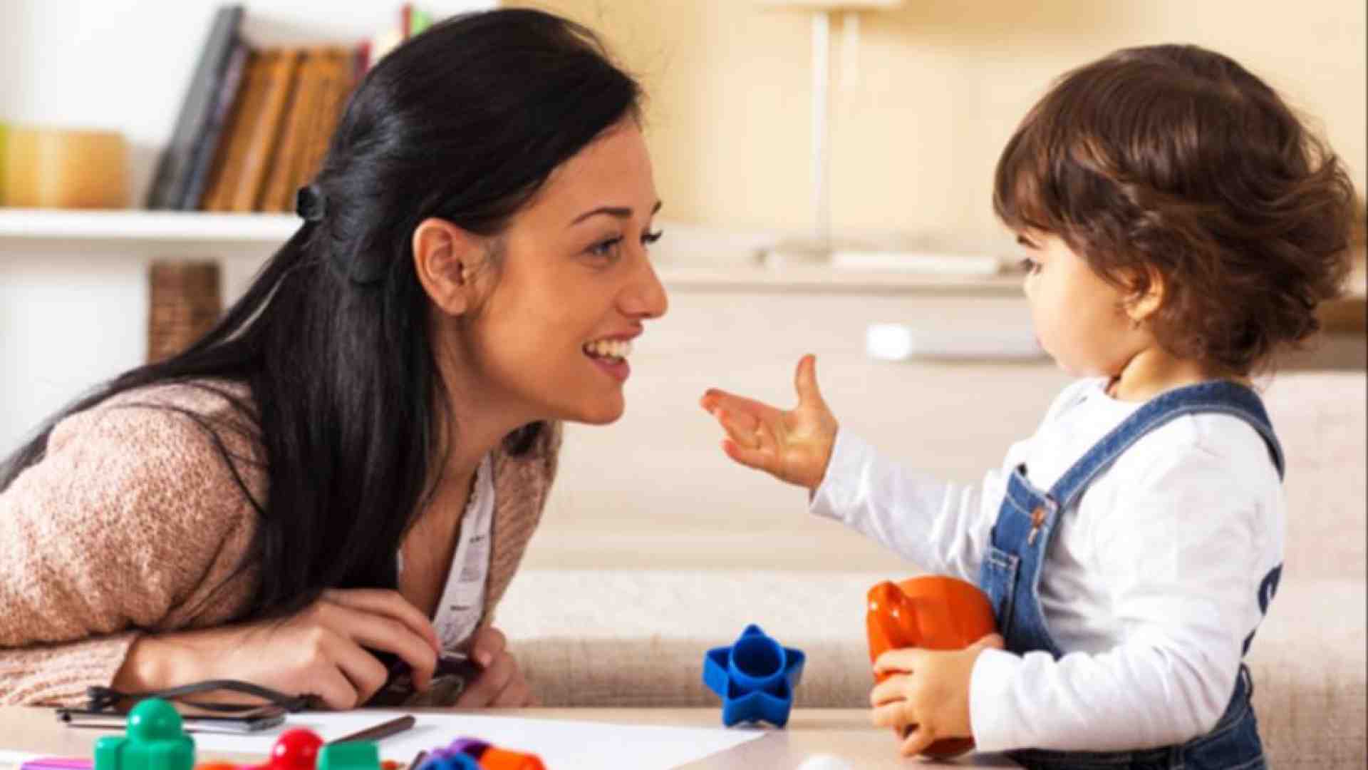 Immagine di «Se il piccolo parla male ripeti tre volte. E niente smartphone»