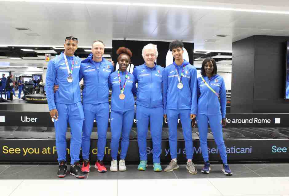 &nbsp;La squadra dell'Italia atletica dopo i mondiali di Glasgow a marzo - foto Ansa