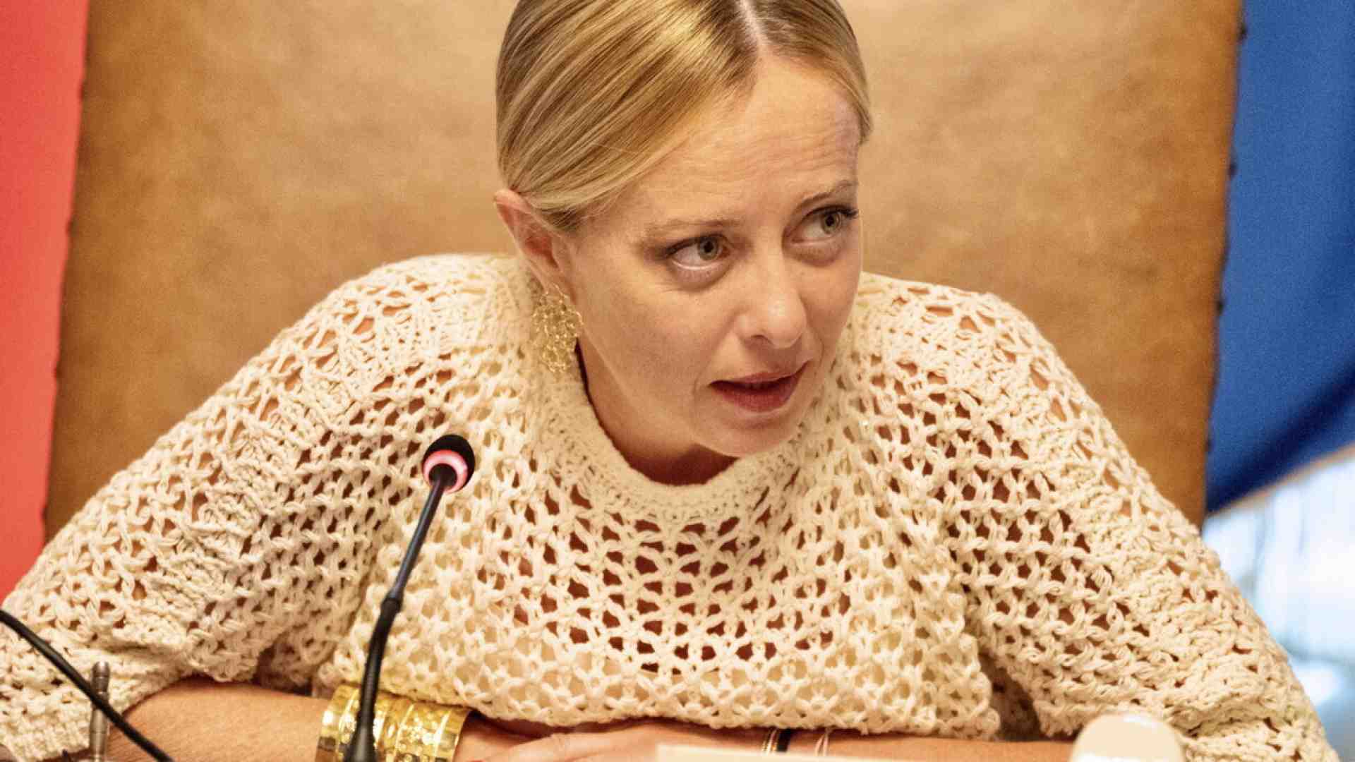 Immagine di Meloni: "Storture nei decreti flussi. Sì a modifiche nel rispetto della Bossi-Fini". Domani vola in Albania