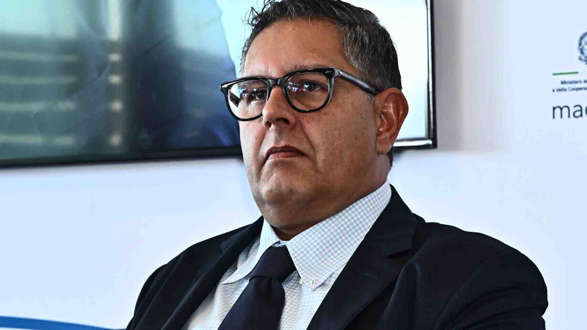 Immagine di Perché Toti fa più che bene a non dimettersi