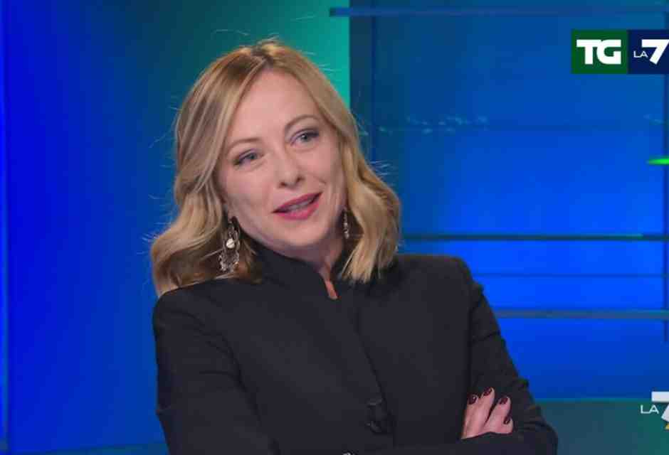 Meloni alla fine va da Mentana: "Non mi risultano dati di Panetta sui migranti"