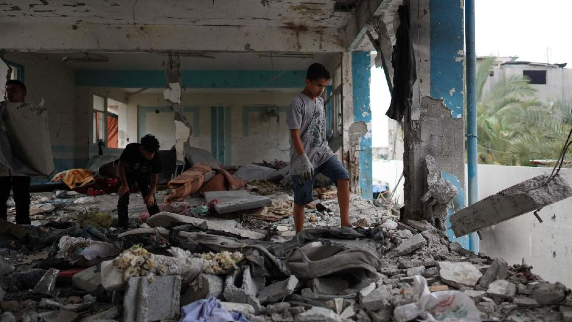 Immagine di Attacco contro una scuola dell’Onu, 37 morti. Hamas respinge l'accordo Usa