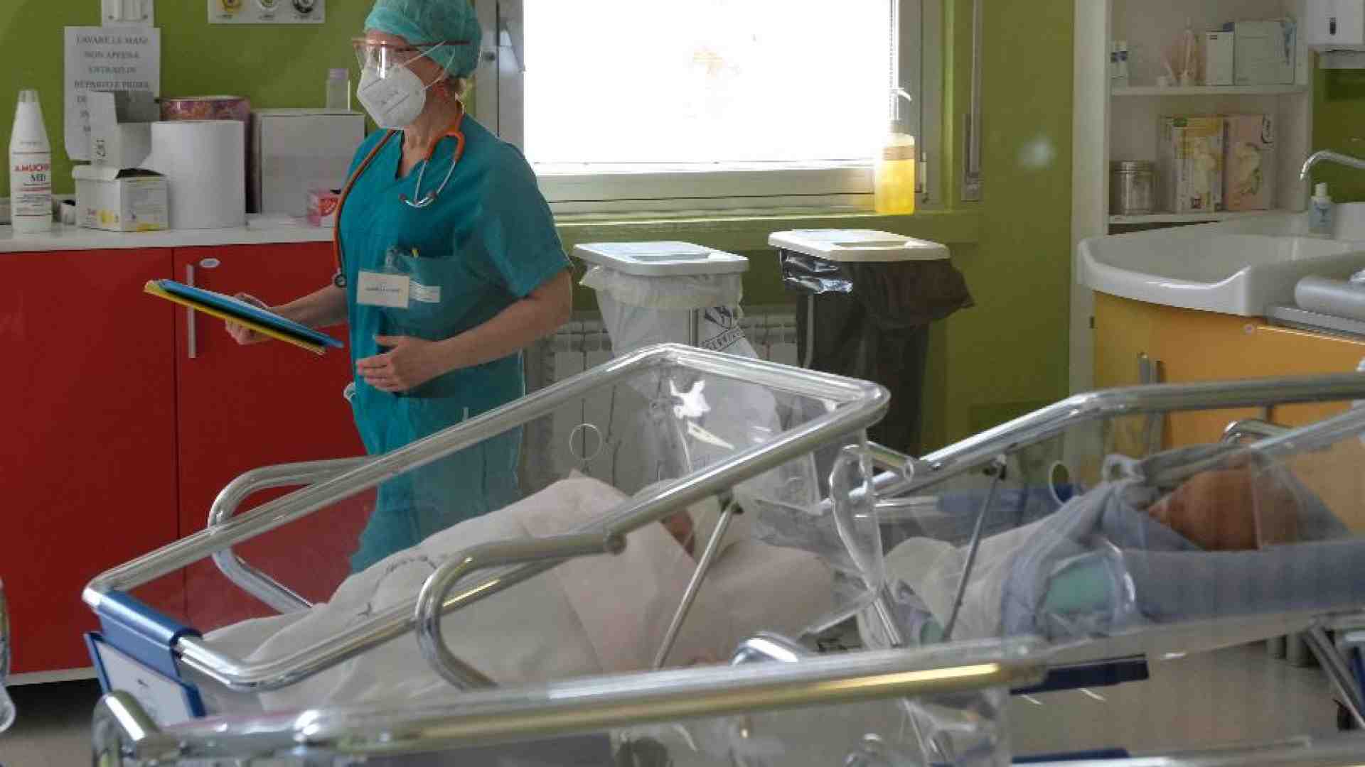 Immagine di Mamma a 63 anni con la fecondazione assistita a Kiev. Ma che record è?