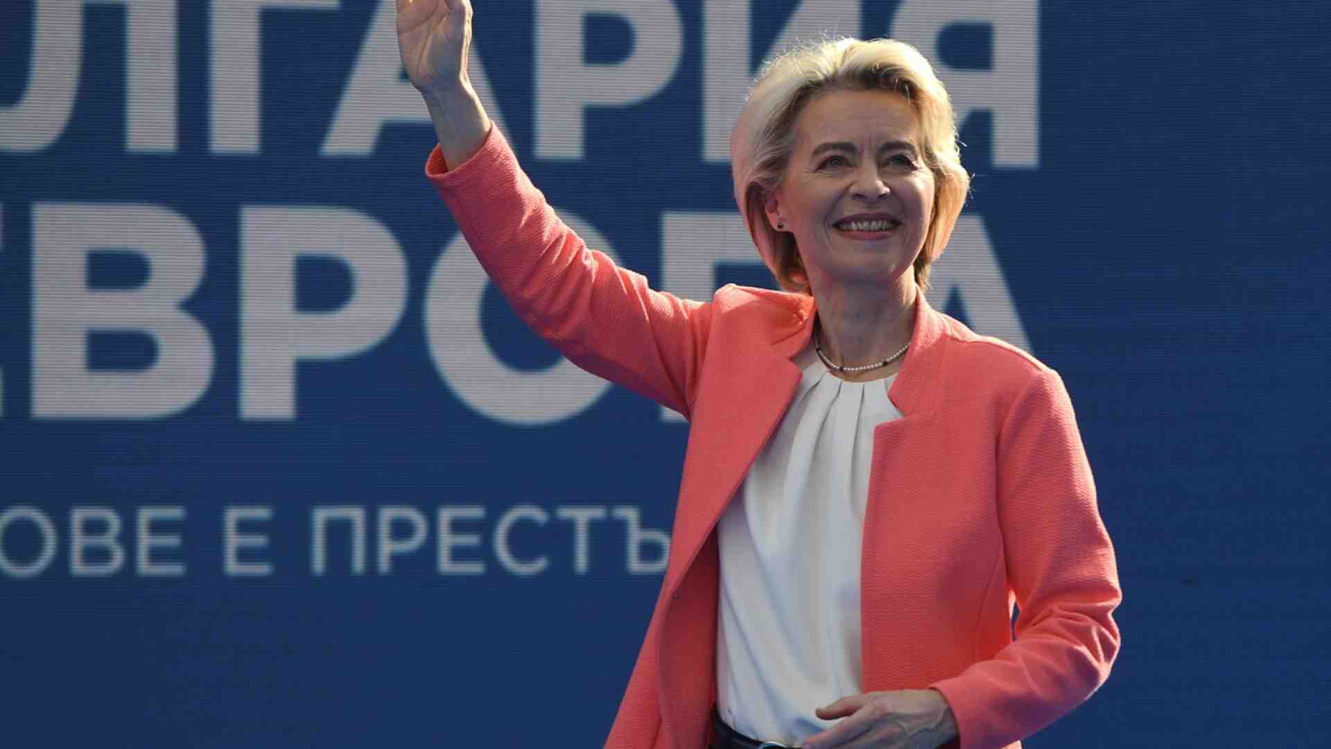 Immagine di Loghi, felpe e volantini: la campagna elettorale di von der Leyen