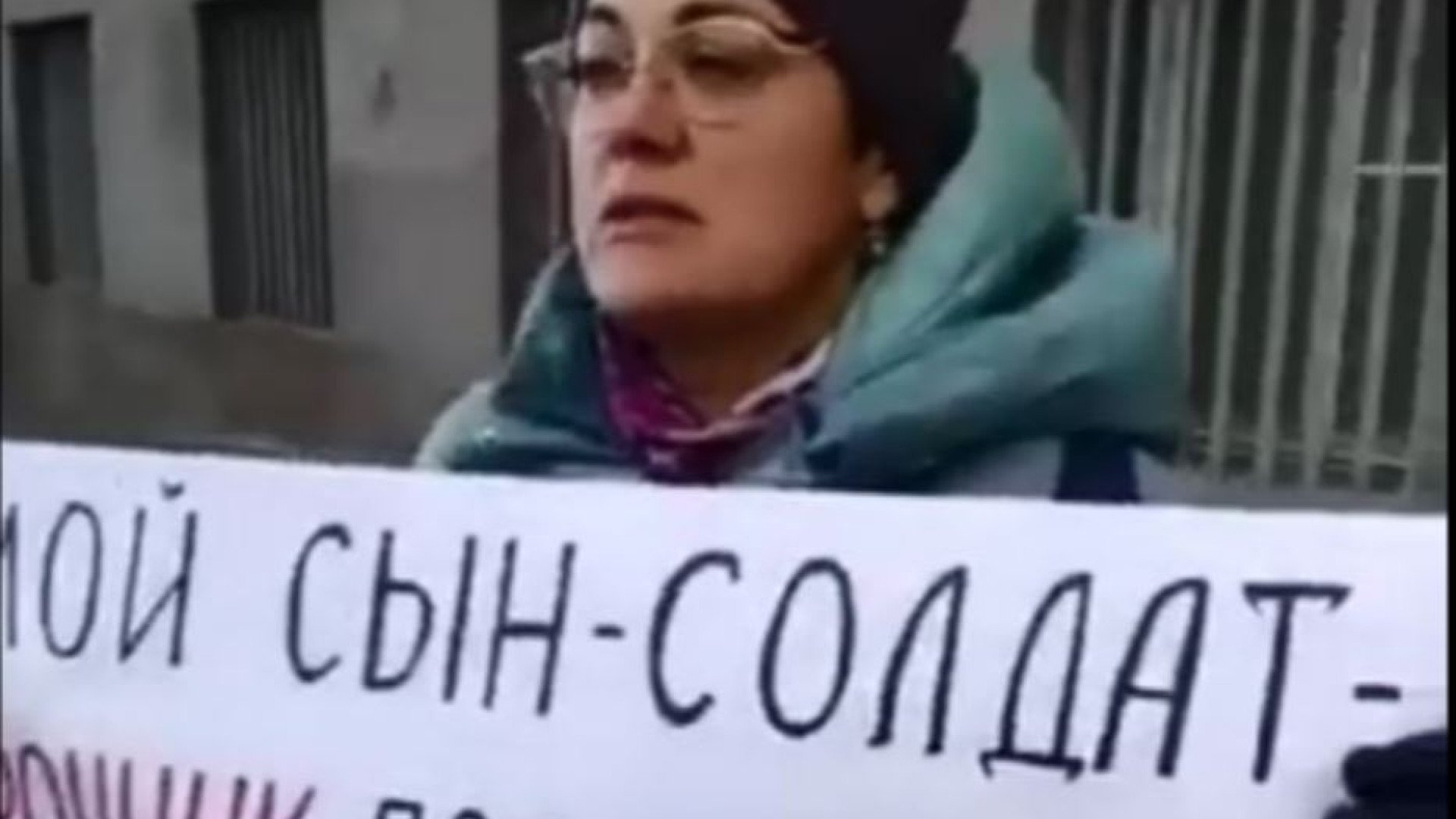Immagine di Con le carrozzine al ministero: il coraggio di Mosca rimane “donna”