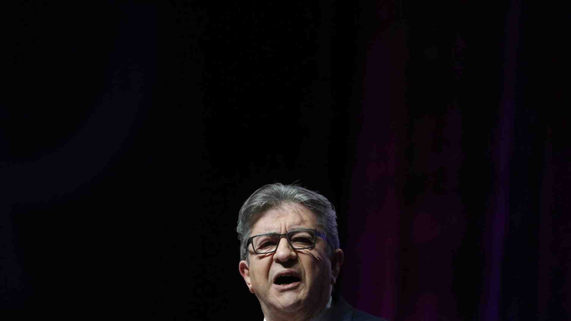 Immagine di Sfregiati i cartelli elettorali di Glucksmann. Per Mélenechon è "marginale"