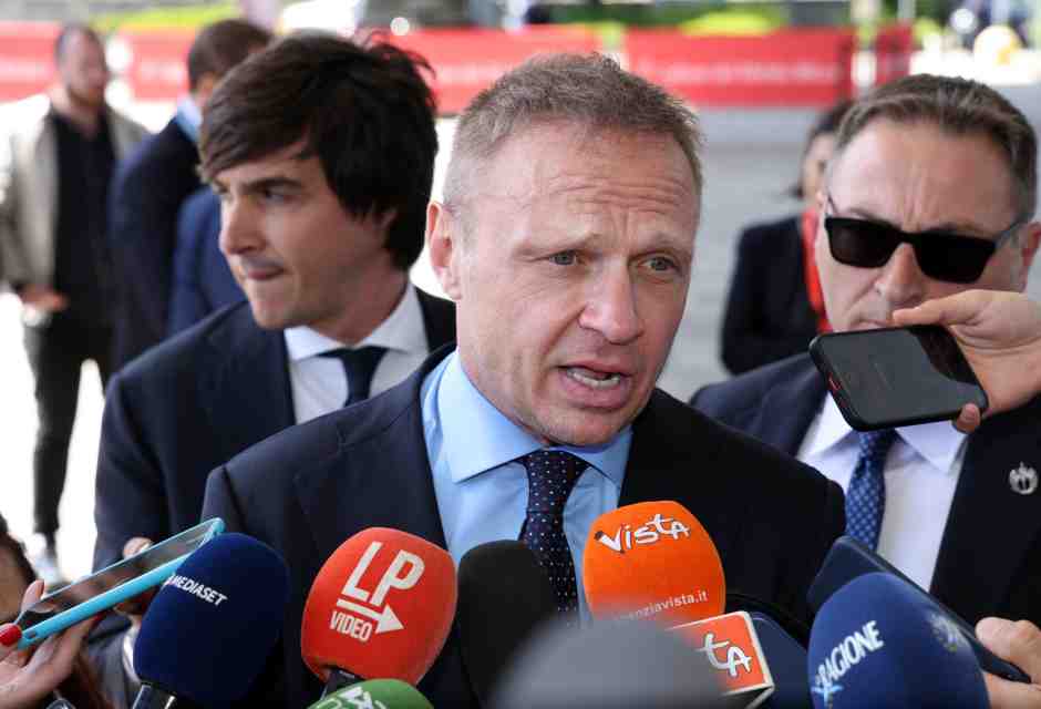  Paolo Signorelli, dietro a sinistra del ministro Francesco Lollobrigida - foto Ansa