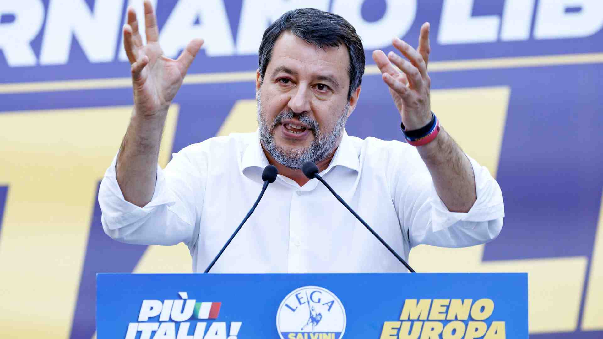 Immagine di Salvini, il ferroviere. Ecco gli "indennizzi" per gli europarlamentari non eletti