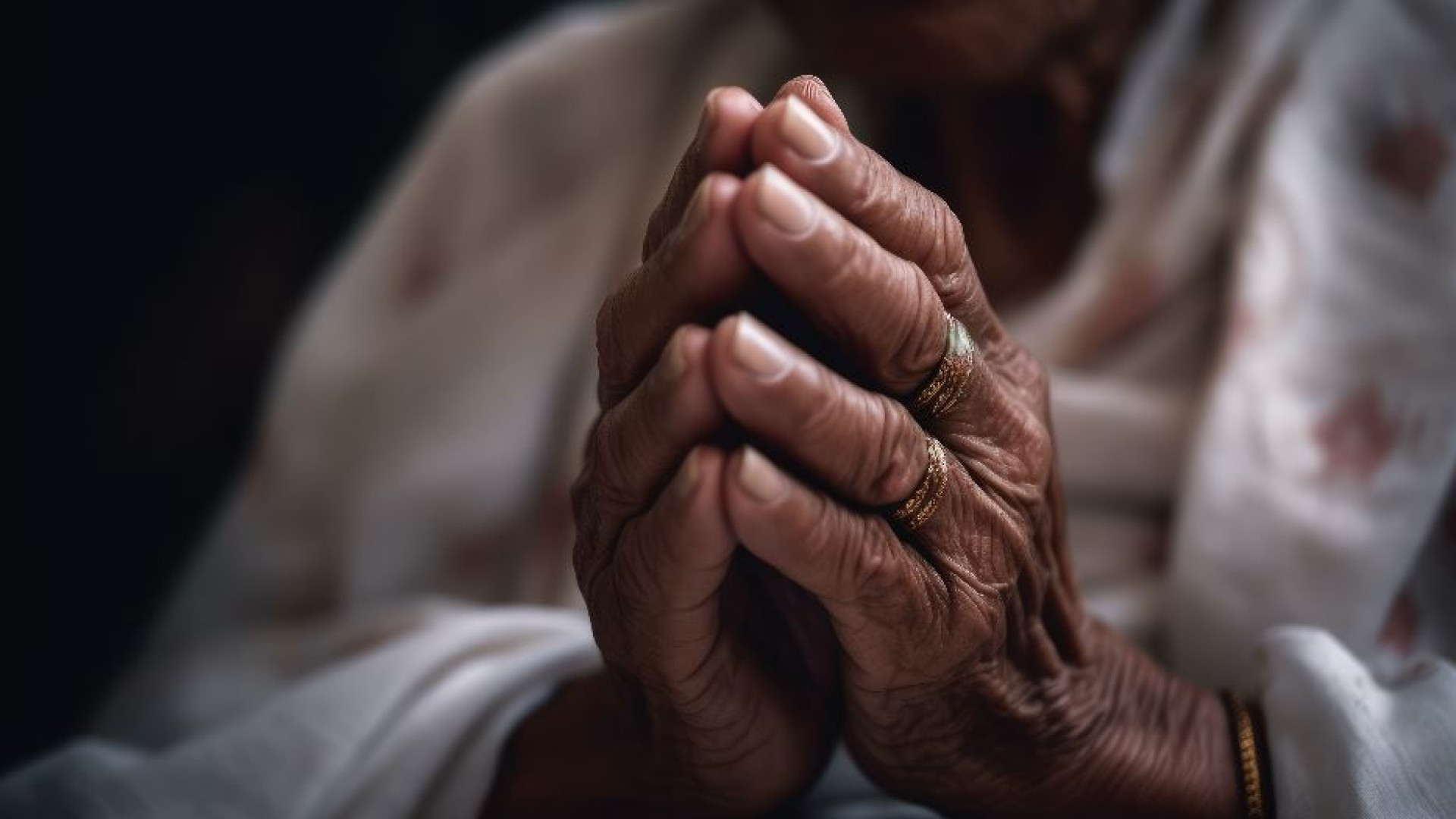 Immagine di Pregare per gli altri aiuta anche la nostra vita
