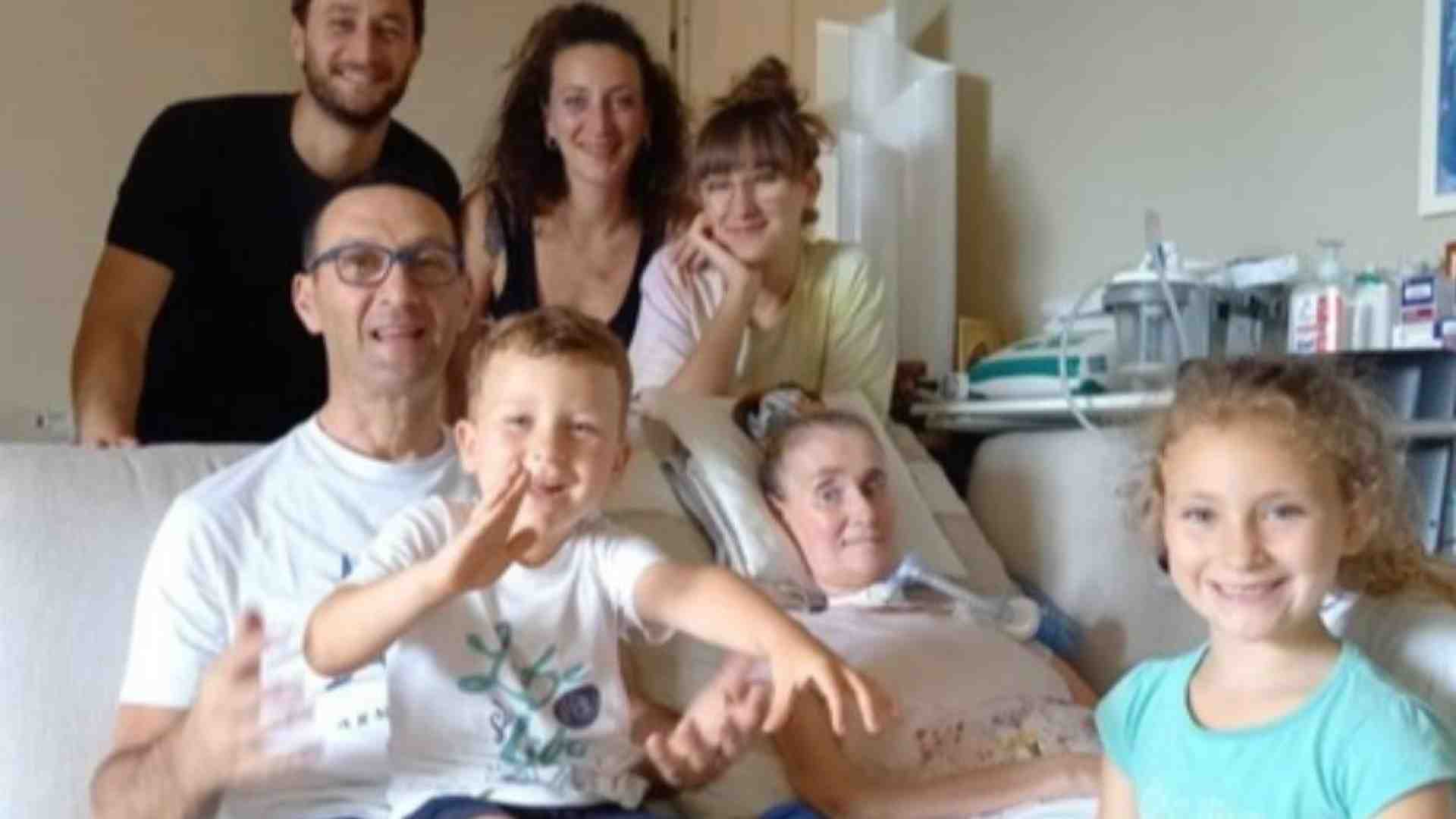 Immagine di Laura, Pippo e gli altri: quando la vita vince sulla Sla