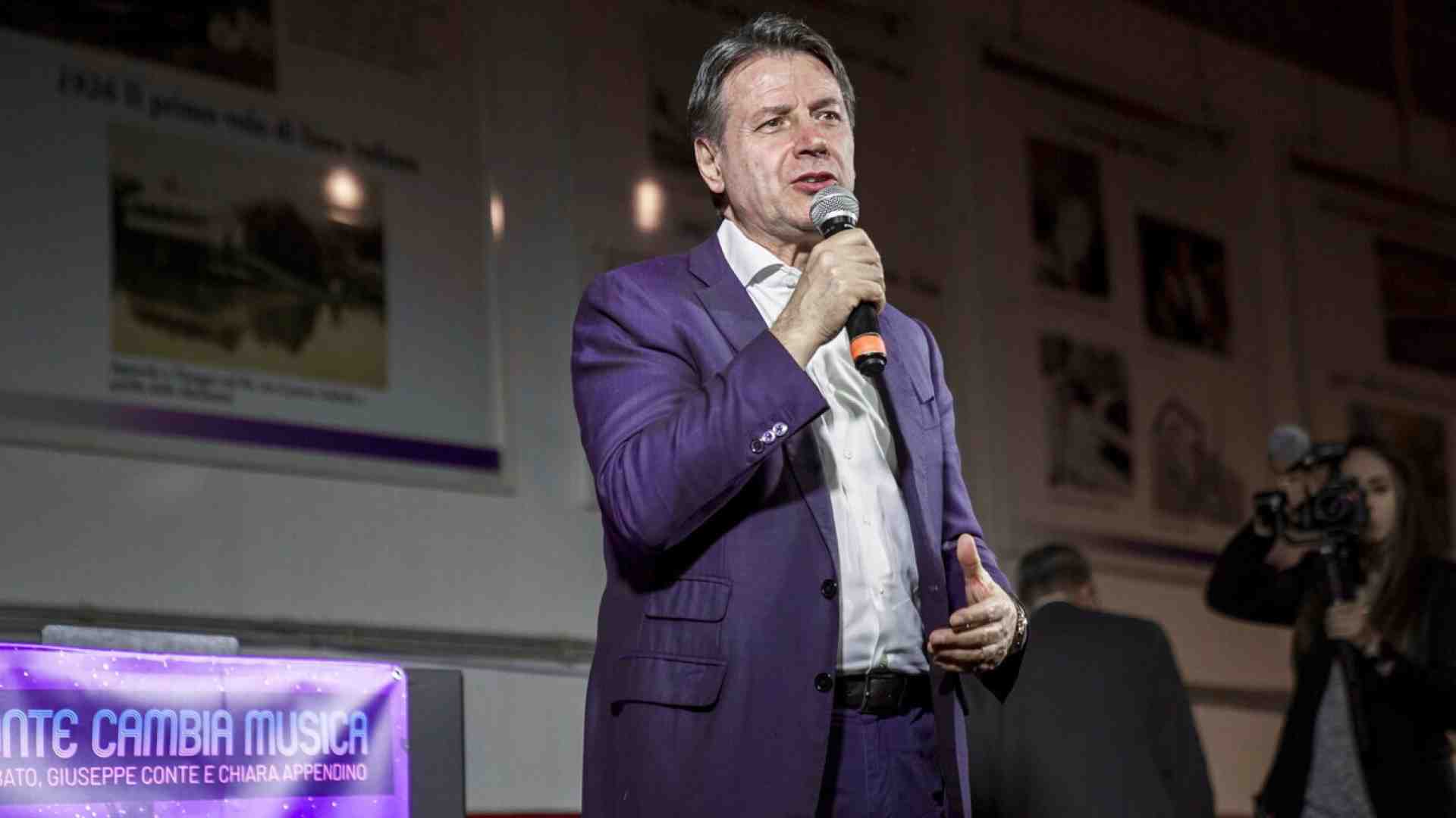 Immagine di "Pronto a farmi da parte". Conte avverte ma rilancia: "Ora una costituente M5s"