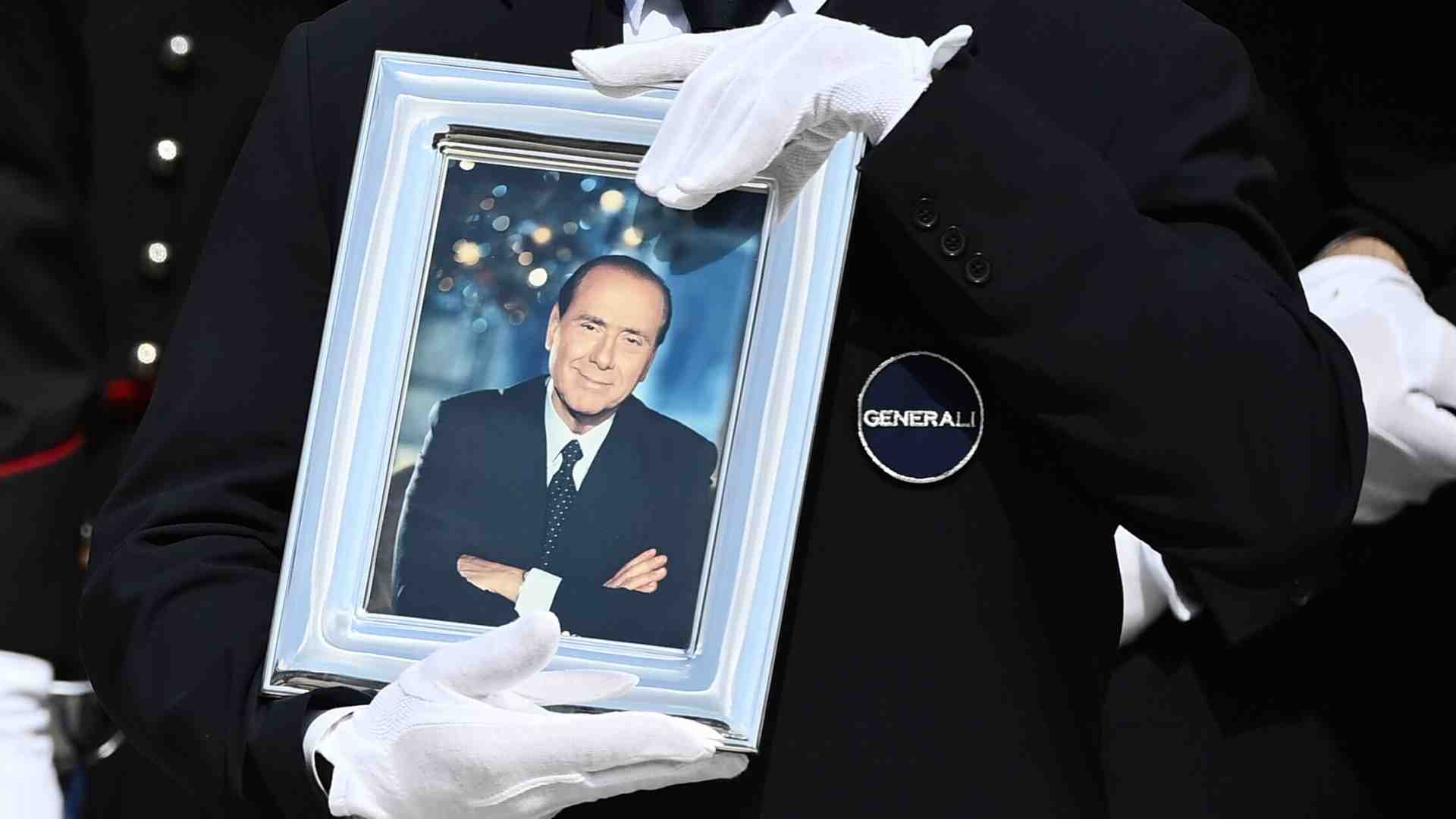 Immagine di Pronostico rispettato: ha preso più voti il Cav. da morto che Salvini da vivo