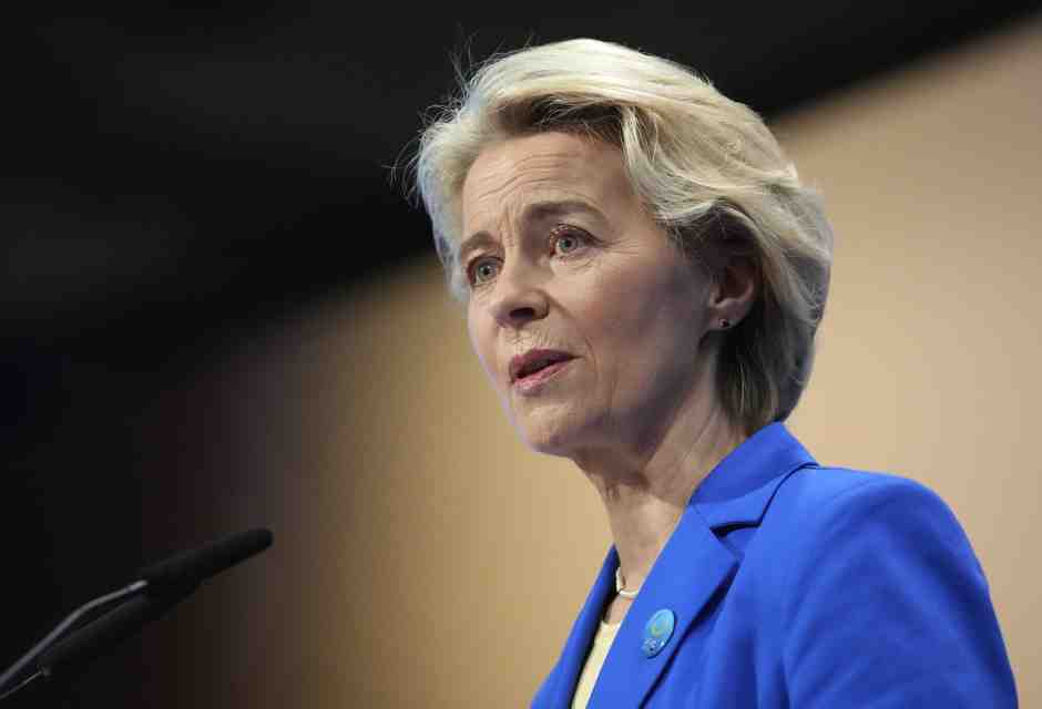 La strategia “un paio di mani sicure” di von der Leyen (e un non invito)