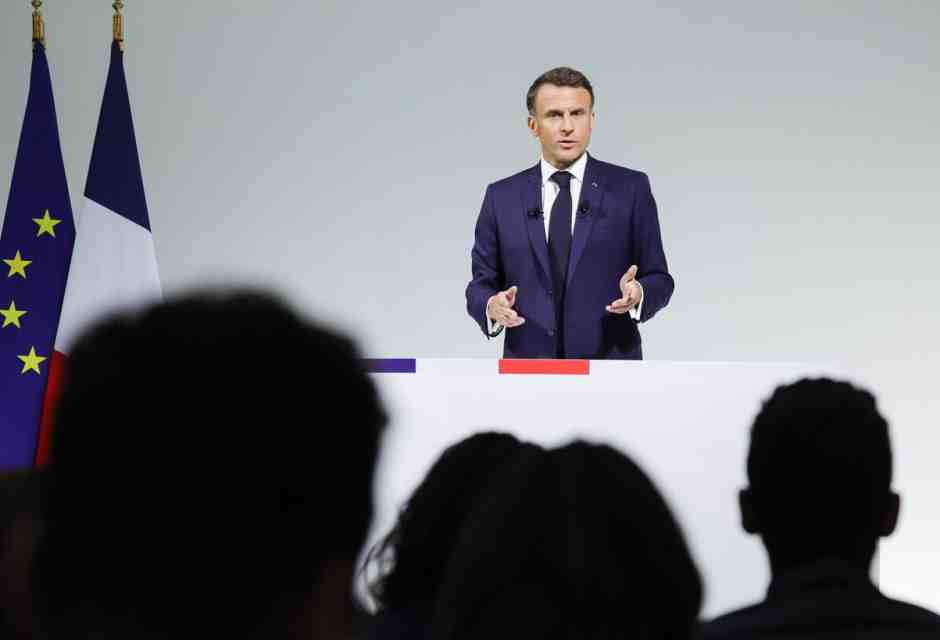 Macron denuncia le "alleanze indecenti" a destra e a sinistra