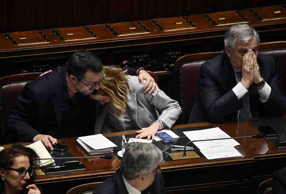 Gli scherzi di Salvini a Meloni: incontra Le Pen alla vigilia dell'arrivo di Macron al G7