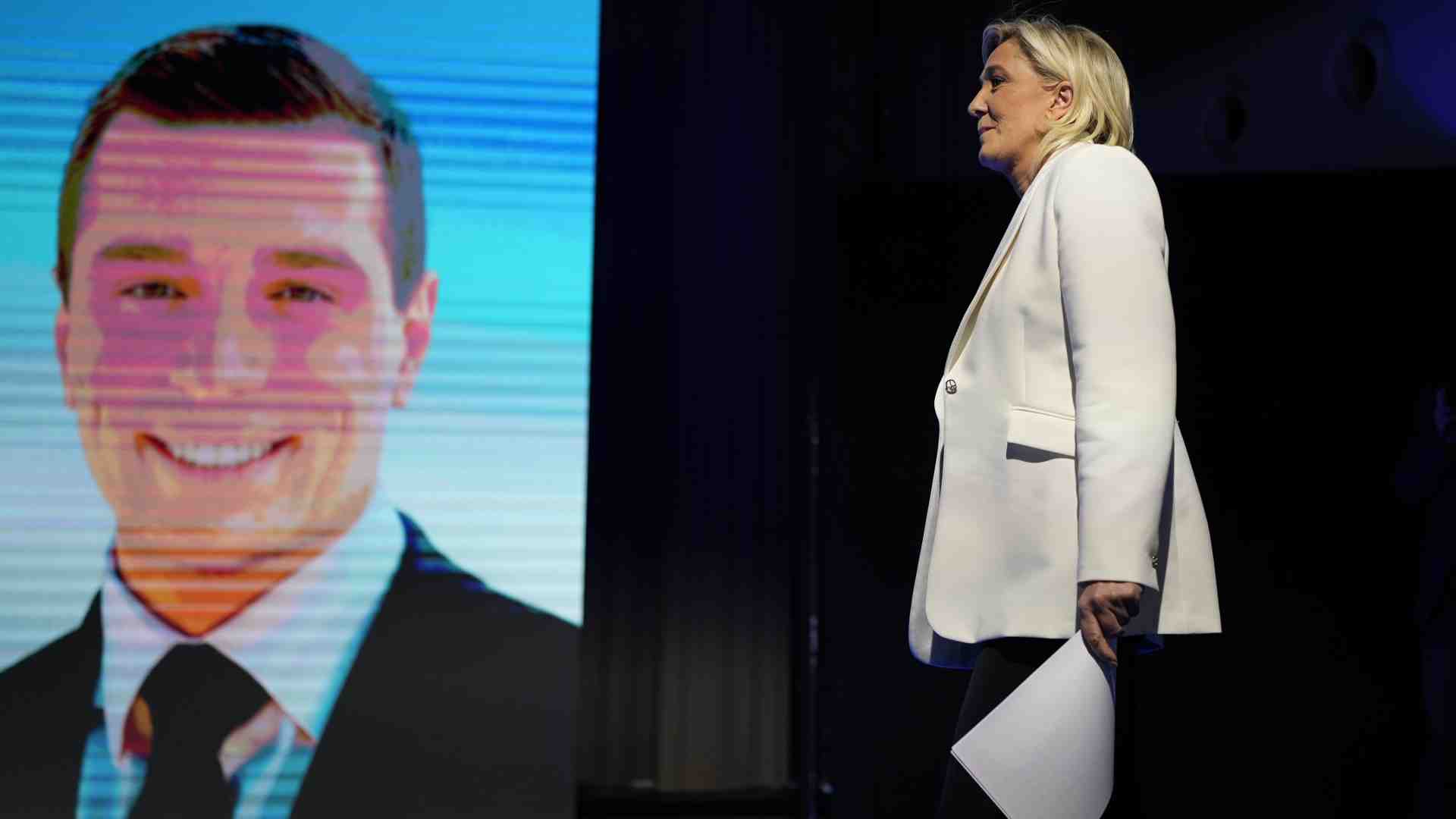 Immagine di Le Pen, come Macron anni fa, sta frantumando i partiti vicini. Intervista