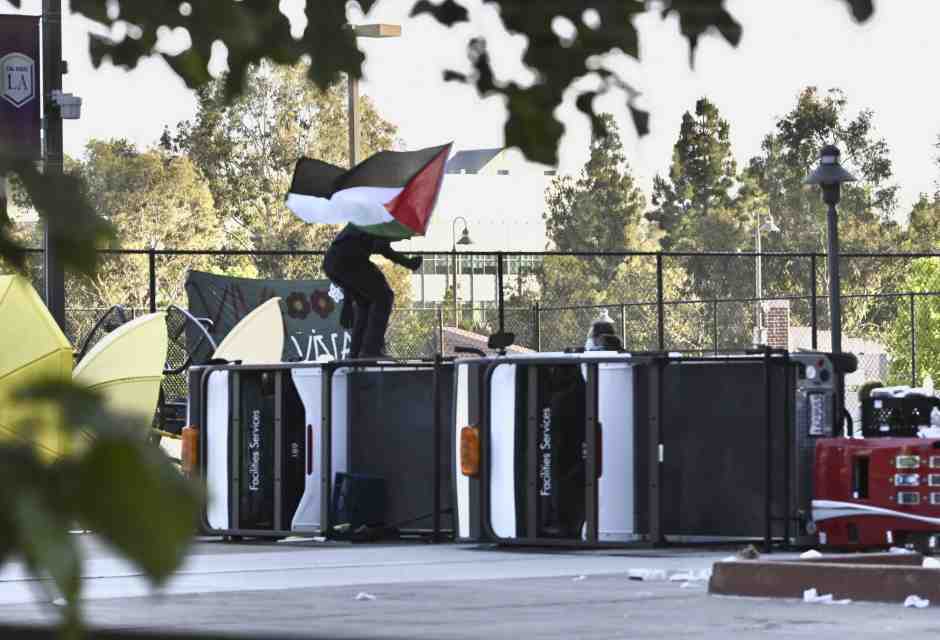 La protesta alla UCLA (LaPresse)