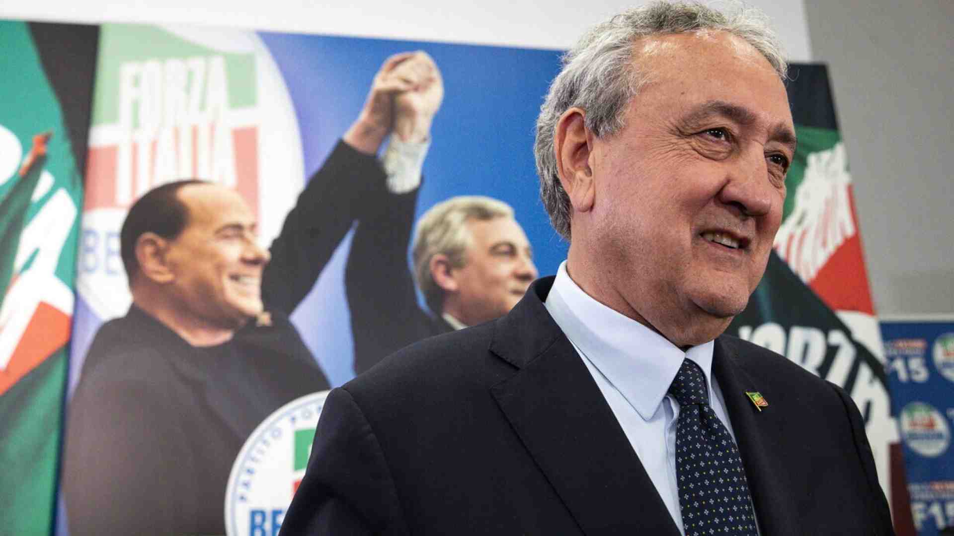 Immagine di Calamita Forza Italia. Paolo Barelli: "In arrivo tre parlamentari dell’ex Terzo polo". I nomi e i contatti