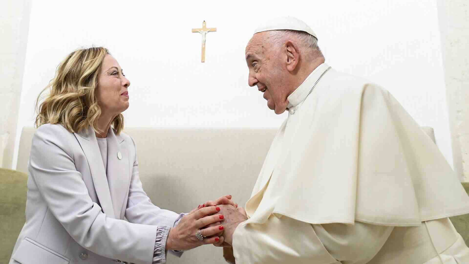 Immagine di Africa, intelligenza artificiale e Papa Francesco: il vertice allargato di Meloni