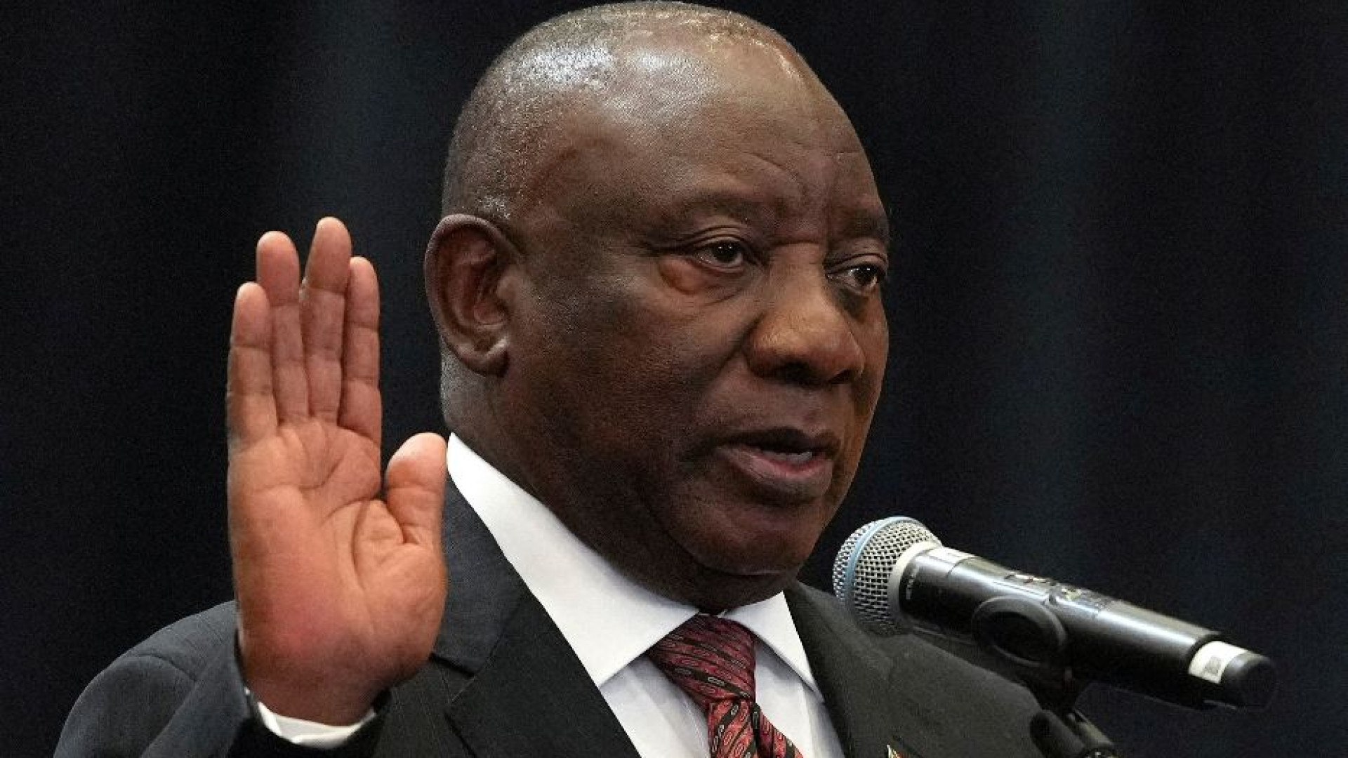 Immagine di Ramaphosa resta in sella, ma senza il potere assoluto