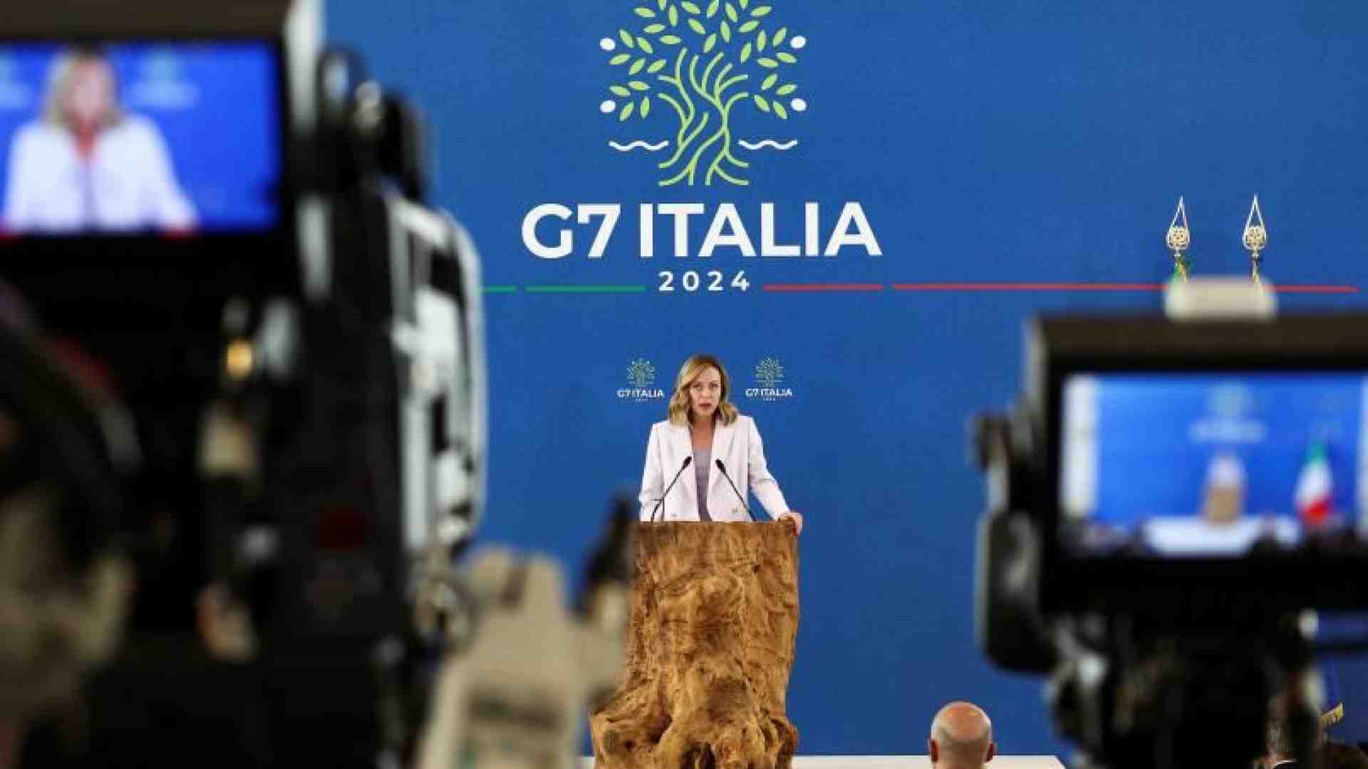 Immagine di Meloni: «L'Ue riconosca il ruolo dell'Italia». Ma Scholz: «È di estrema destra»