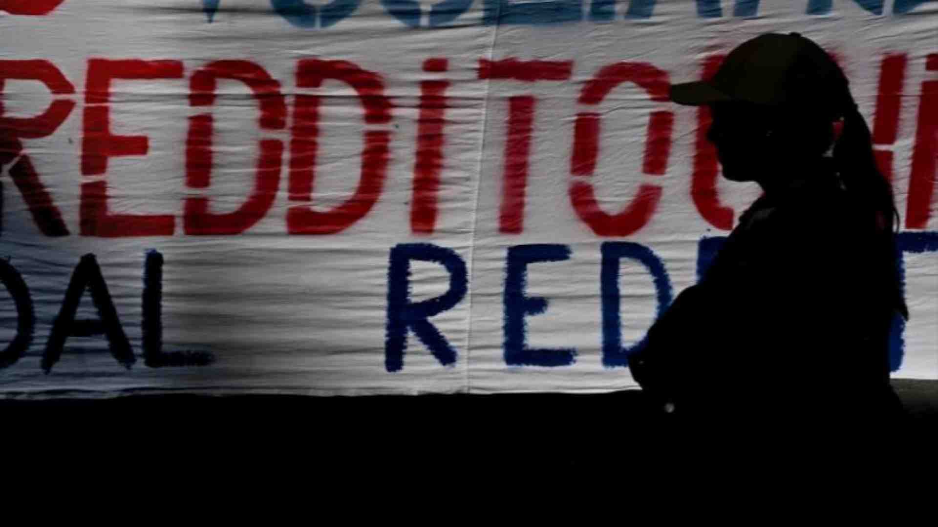 Immagine di Il reddito di cittadinanza a un povero su tre. Le modifiche dimezzano la platea
