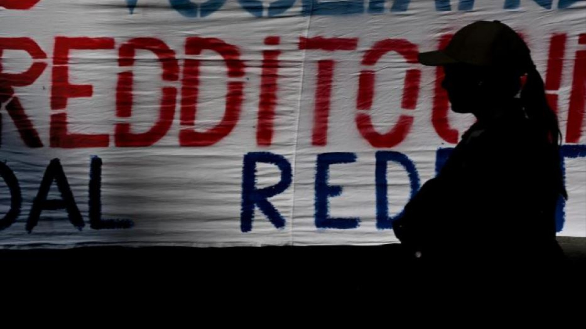 Immagine di Il reddito di cittadinanza a un povero su tre. Le modifiche dimezzano la platea