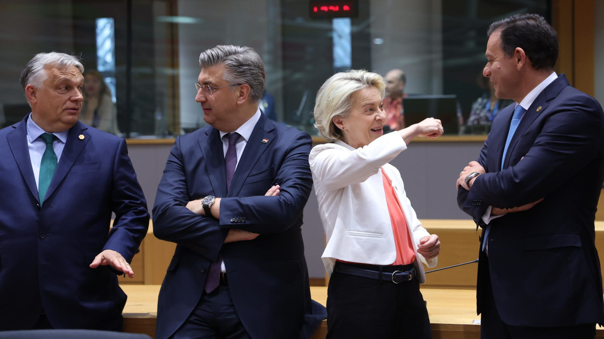 Immagine di Von der Leyen-bis, rinvio dopo il vertice notturno (anche per i dubbi di Meloni)