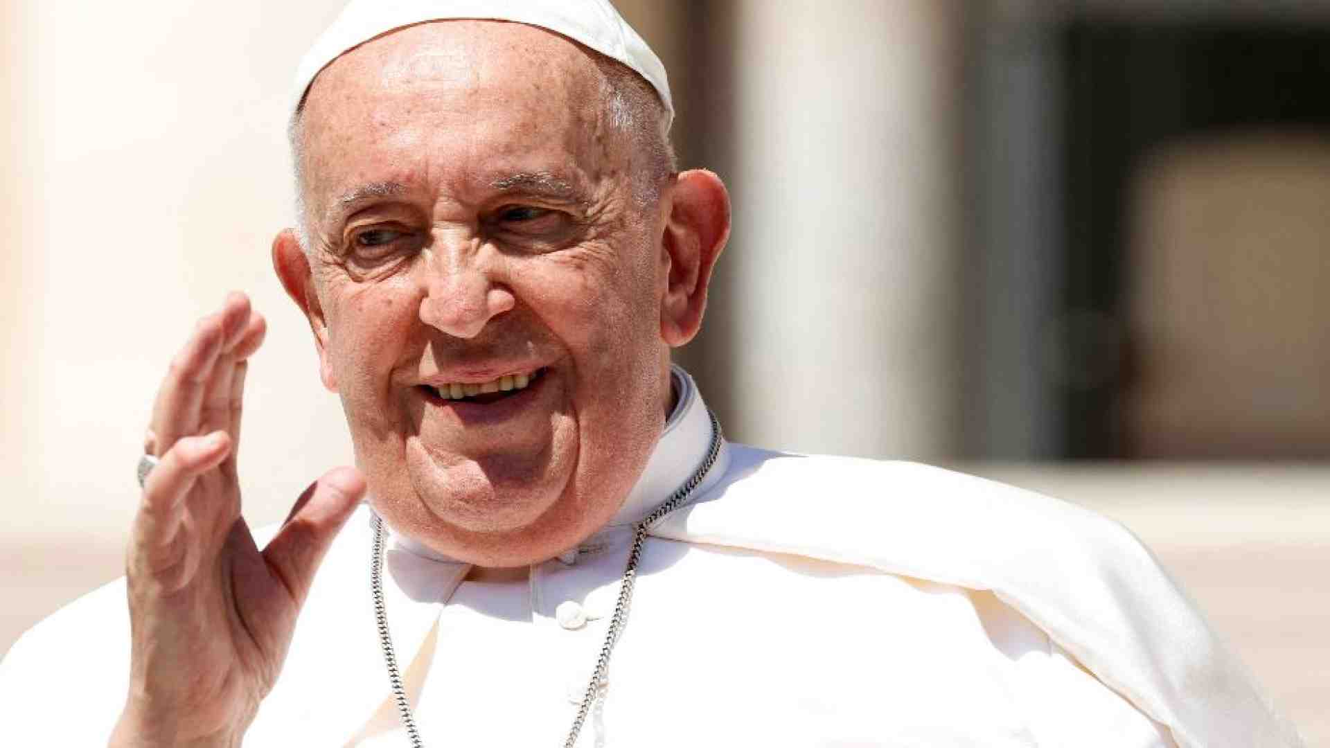 Immagine di Per la Carità del Papa, insieme ad Avvenire
