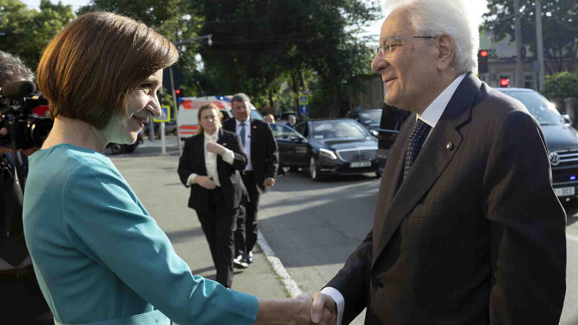 Immagine di Io e Mattarella a Chisinau. Istantanee di un viaggio parallelo