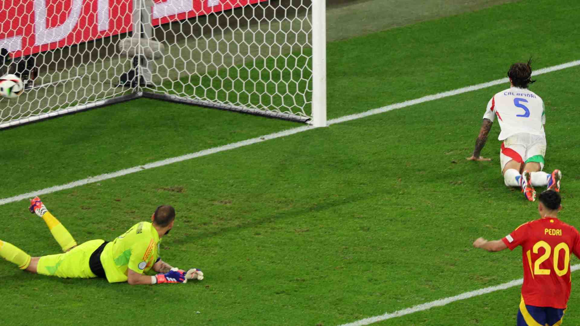 Immagine di La Spagna domina e sconfigge l'Italia 1-0