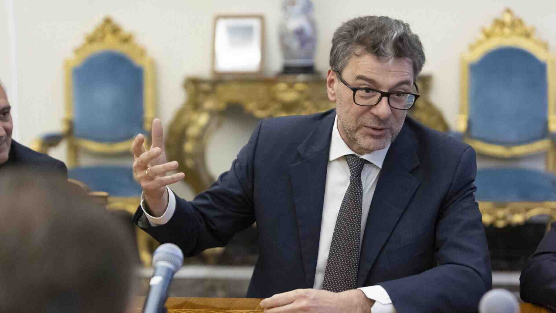 Immagine di L'Eurogruppo chiede (di nuovo) conto del Mes all'Italia. Giorgetti: "Bruxelles non agevola confronto"
