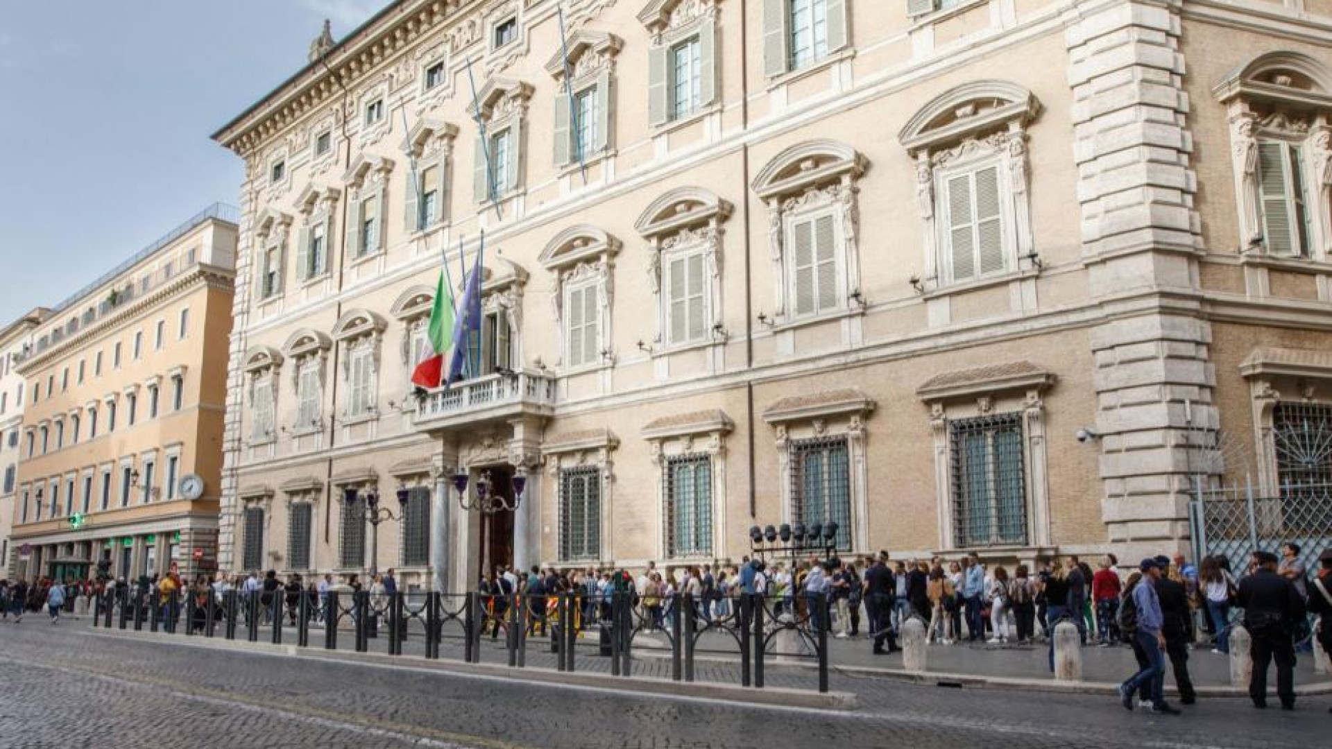 Immagine di Utero in affitto, la Lega vuole il carcere fino a 10 anni