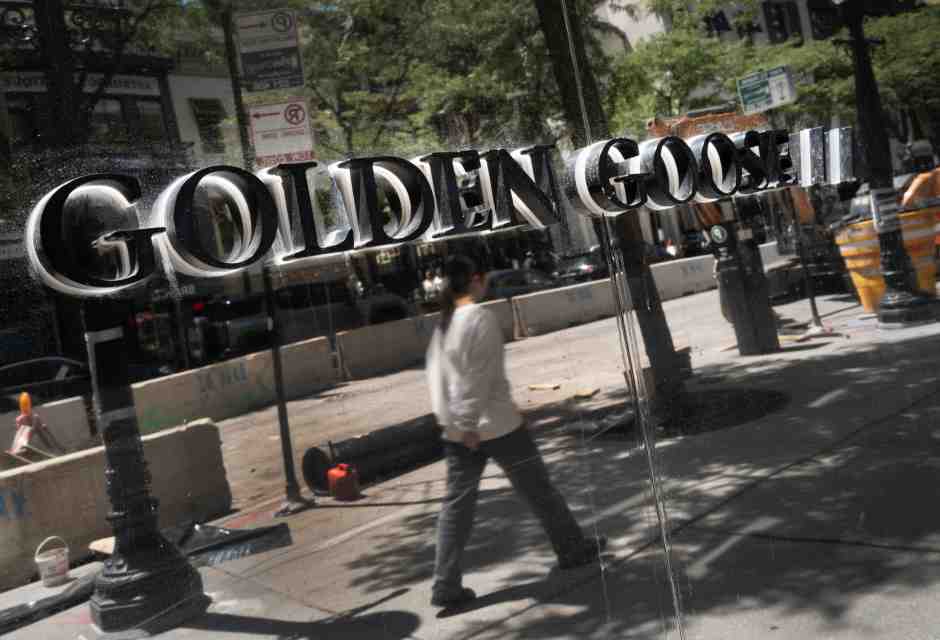 Negozio Golden Goose nel quartiere dello shopping Magnificent Mile a Chicago, Illinois (foto di Scott Olson/Getty Images) <br />