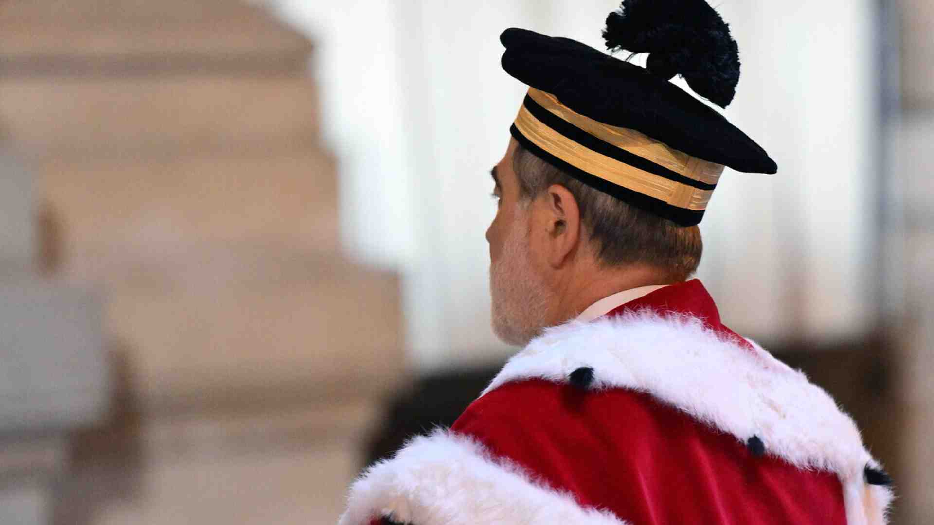 Immagine di Contro l'abuso d'ufficio. Venti storie di gogna mediatico-giudiziaria ai danni di politici e amministratori