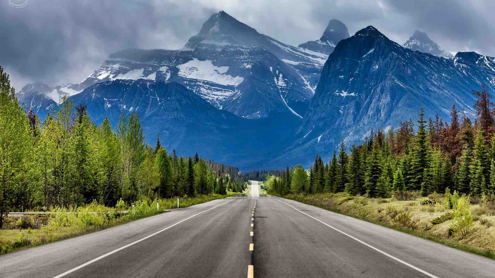 Immagine di Laghi colorati e vette aguzze, anche il Canada ha le sue Rockies