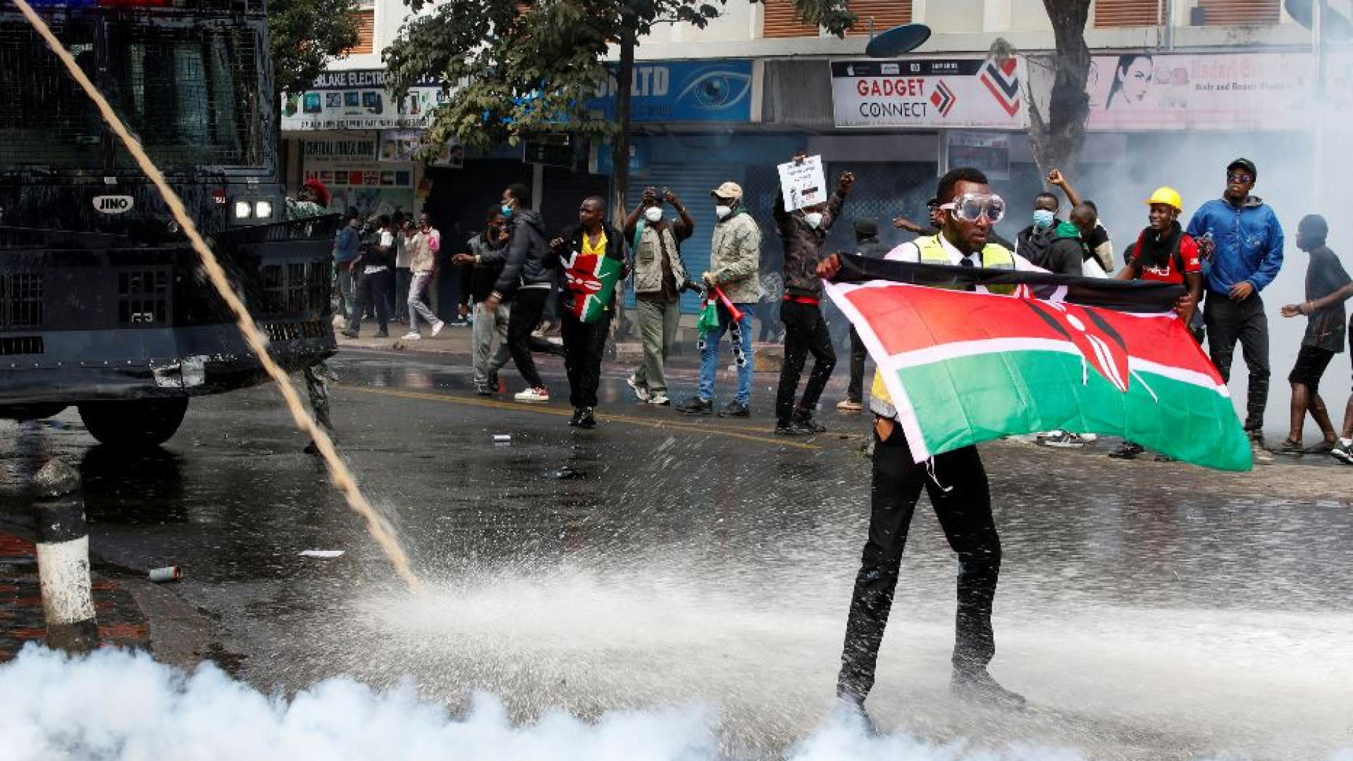 Immagine di In Kenya l'assalto al Parlamento che votava la manovra ha provocato 5 morti